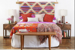 Hogyan lehet szép ágyat készíteni a hálószobában?